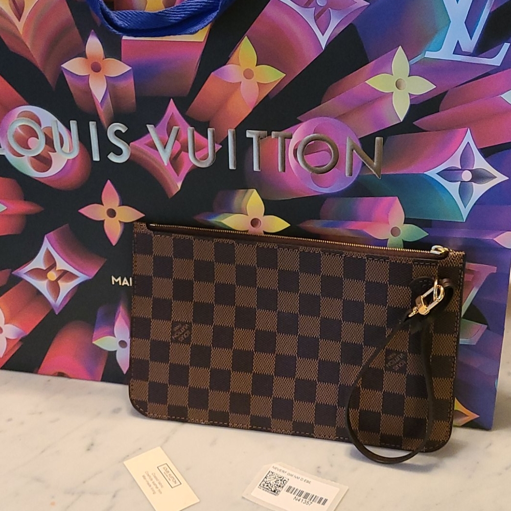 🤎Authentic Louis Vuitton Neverfull GM Pouch🤎